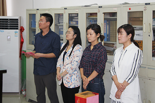 监票人、计票人汇报选票结果
