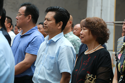 党委书记刘全国(左)、院长周倩(右)